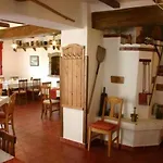 Kenguru Panzio Es Csarda Hotel 3*