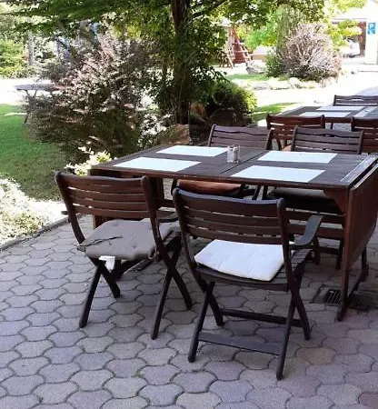 Kenguru Panzió és Csárda Hotel
