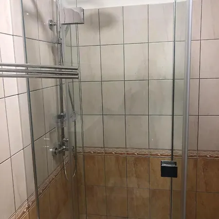 Kenguru Panzio Es Csarda
