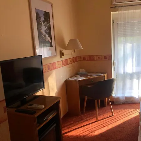 Hotel Kenguru Panzio 3*