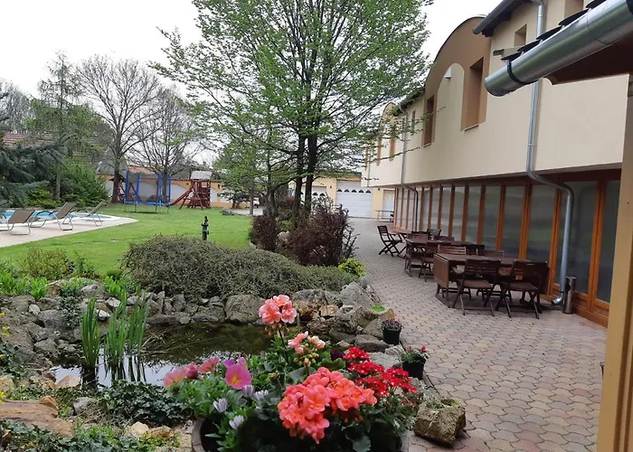 Kenguru Panzio Es Csarda 3* Ходмезёвашархей