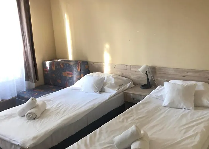 Отель Kenguru Panzio Es Csarda